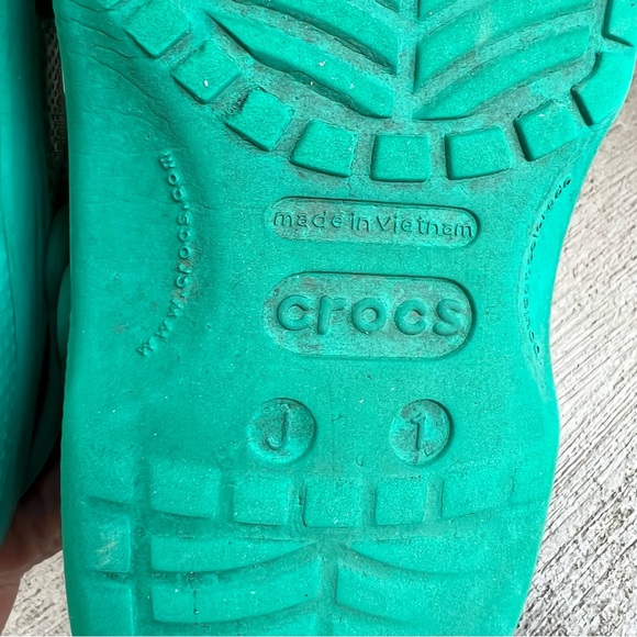 Crocs Classic Clogs Sz 1 - Picture 7 of 7